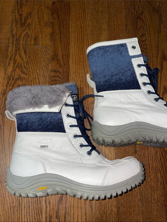 UGG Shoes - UGG Adirondack II boots